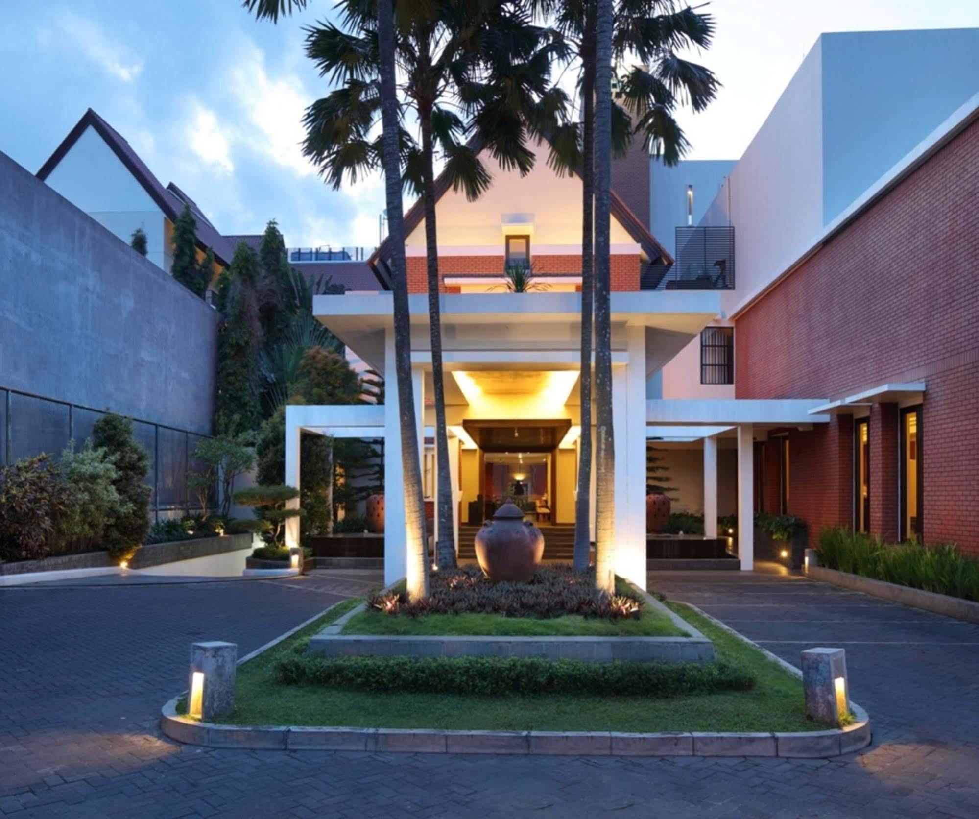 Hotel Santika Premiere Malang Dış mekan fotoğraf