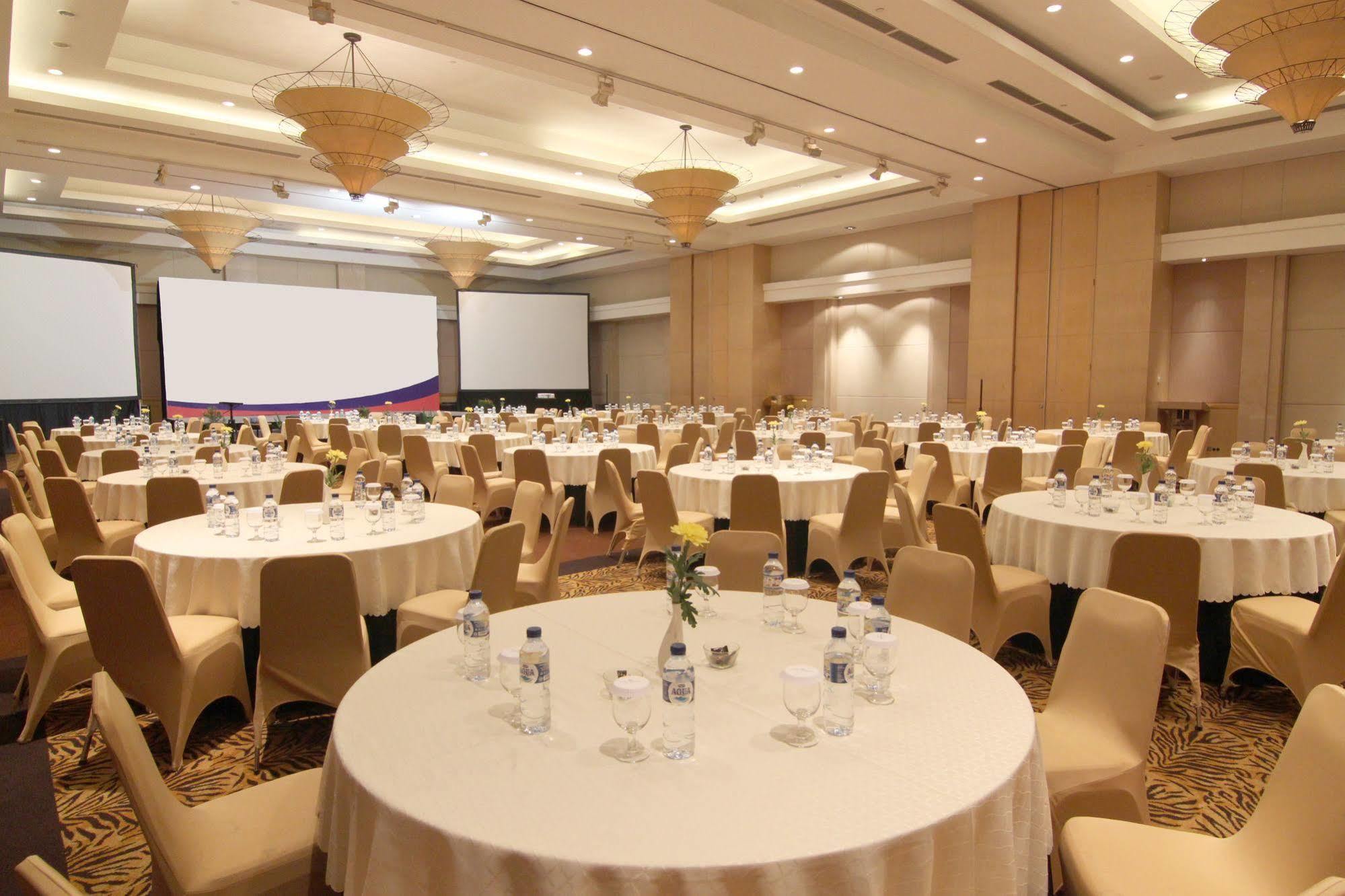 Hotel Santika Premiere Malang Dış mekan fotoğraf